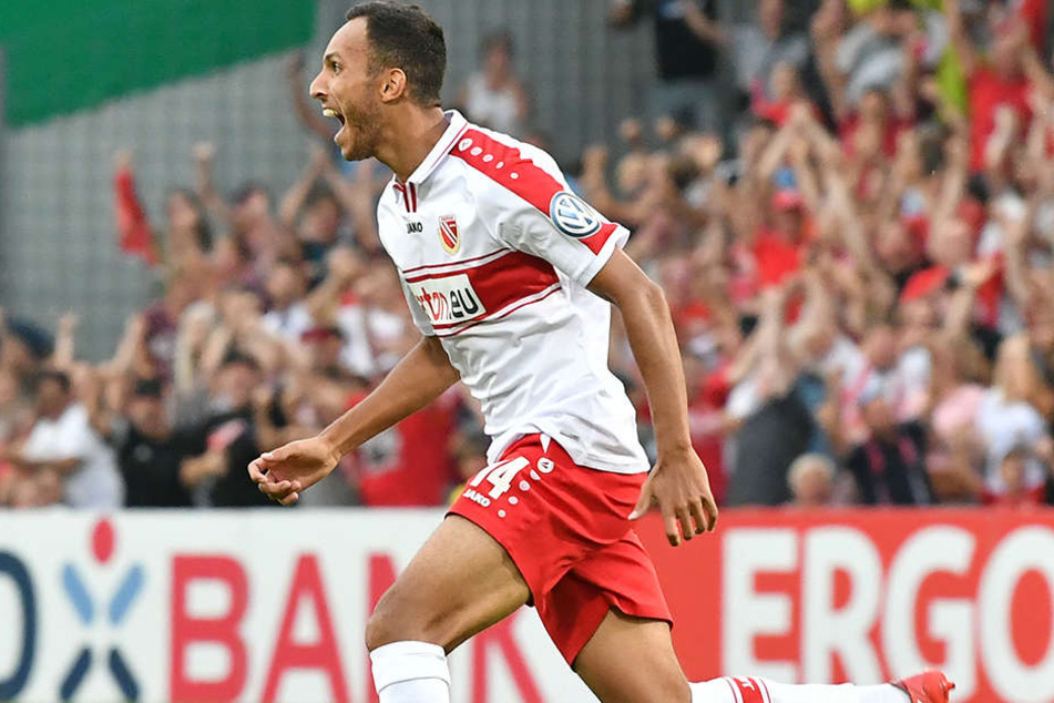 Energie-Akteur Marcelo De Freitas Costa bejubelt seinen Treffer zum 1:0.