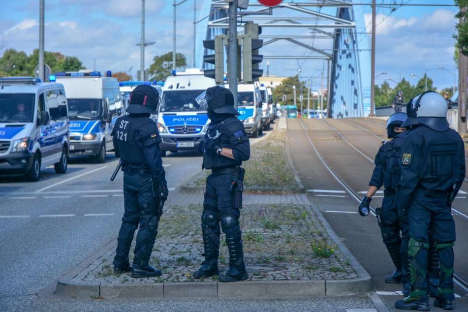 Die Märsche wurden unter großem Polizeischutz durchgeführt.