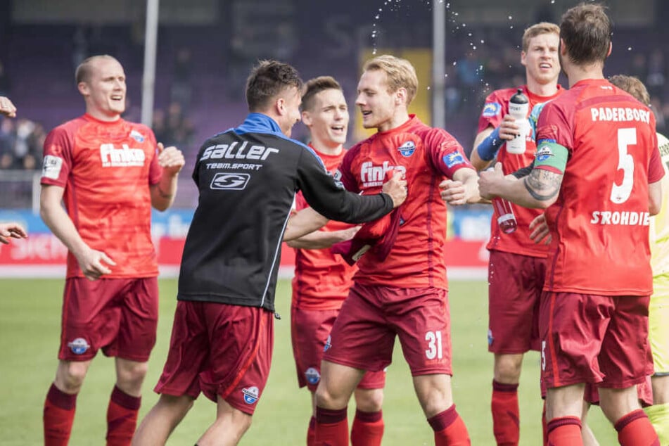Jubelchöre: In den letzten drei Spielen gab es 16:0 Tore für den SC Paderborn.