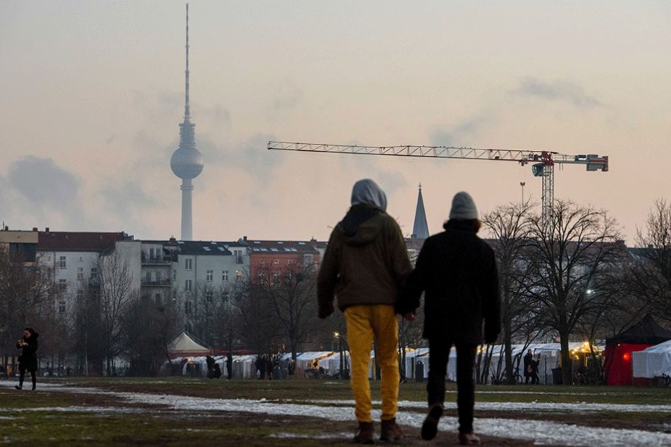 Im Mauerpark wurde am Sonntagabend eine Joggerin brutal überfallen und schwer verletzt.