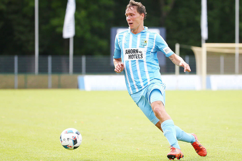 Zufrieden sieht anders aus! Alexander Bittroff war in den Punktspielen zuletzt
nur Reserve.