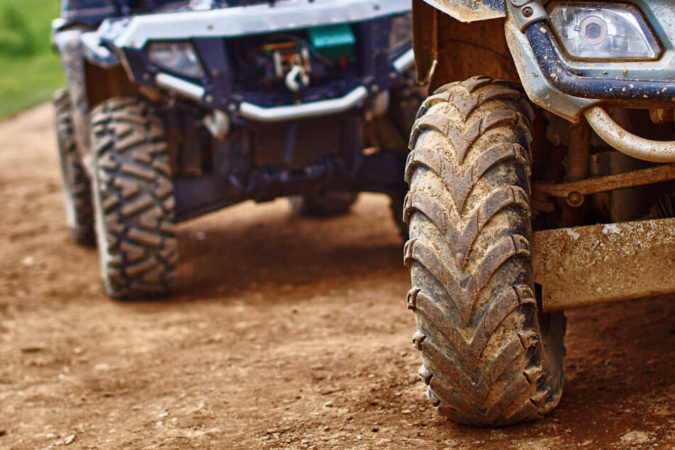 Warum der Mann mit seinem Quad stürzte, war noch unklar. (Symbolbild)