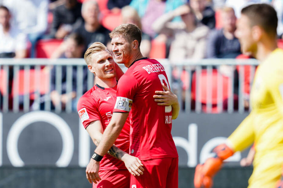 Andreas Voglsammer (links) und Fabian Klos sind als Duo in Arminias Sturm gefährlich.