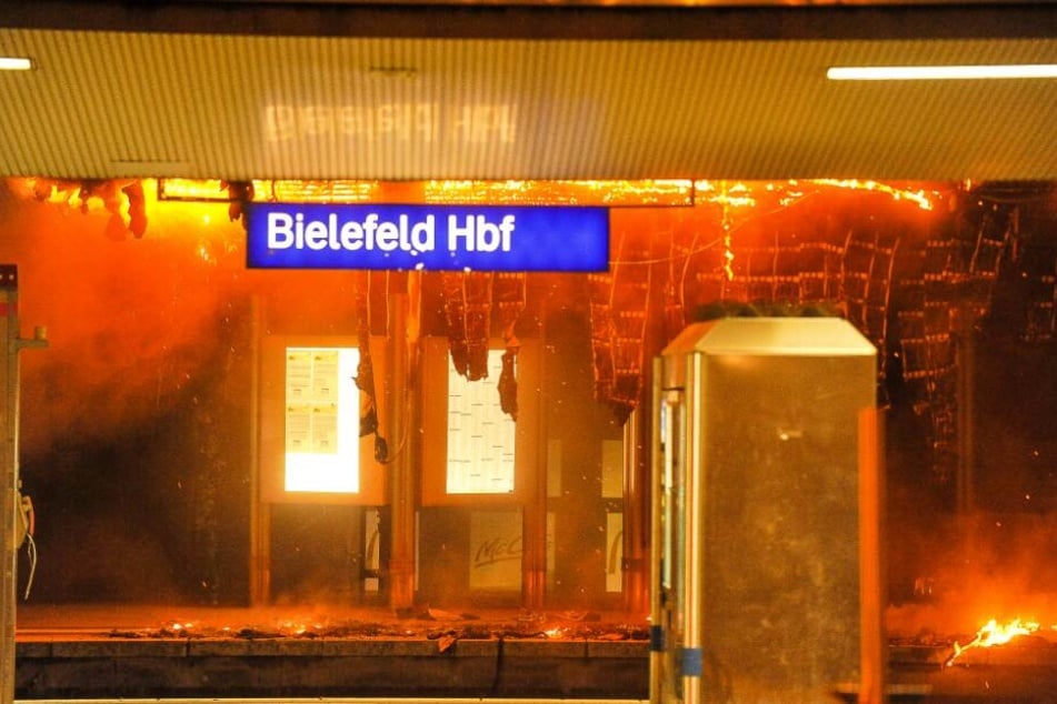 Das Feuer zerstörte einen großen Teil des Hauptbahnhofs.