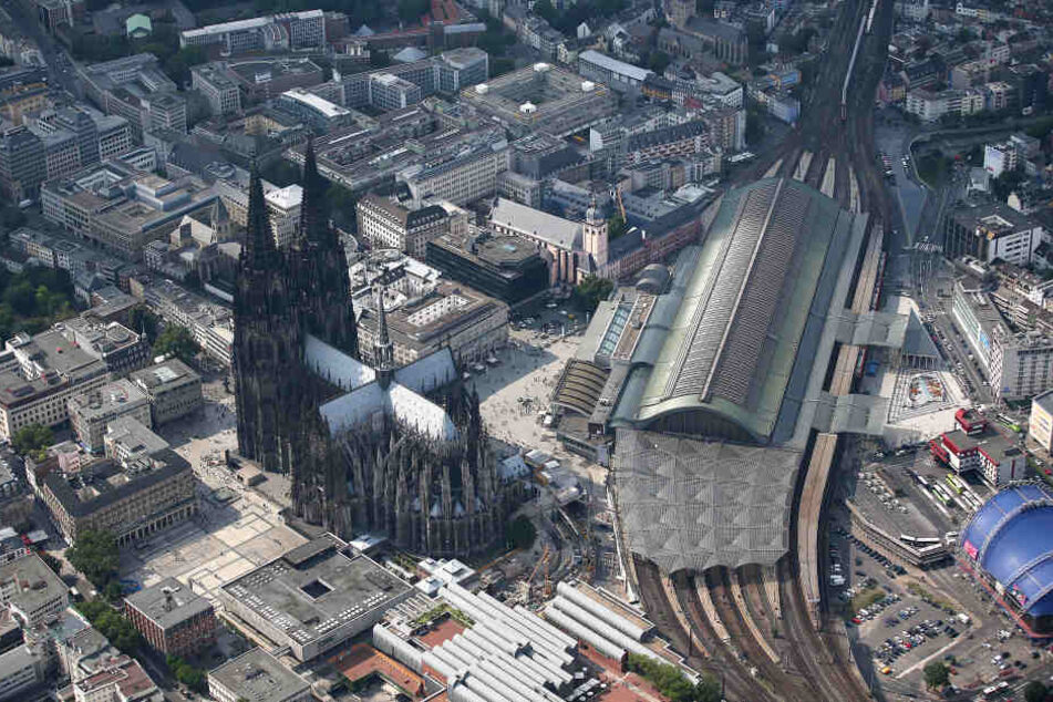 Der Kölner Hauptbahnhof war für eine halbe Stunde lahmgelegt.