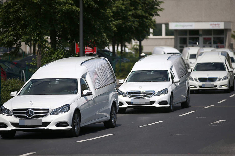 Am 3. Juni rollt eine etwas kuriose Leichenwagen-Demo durch Leipzig (Symbolbild).
