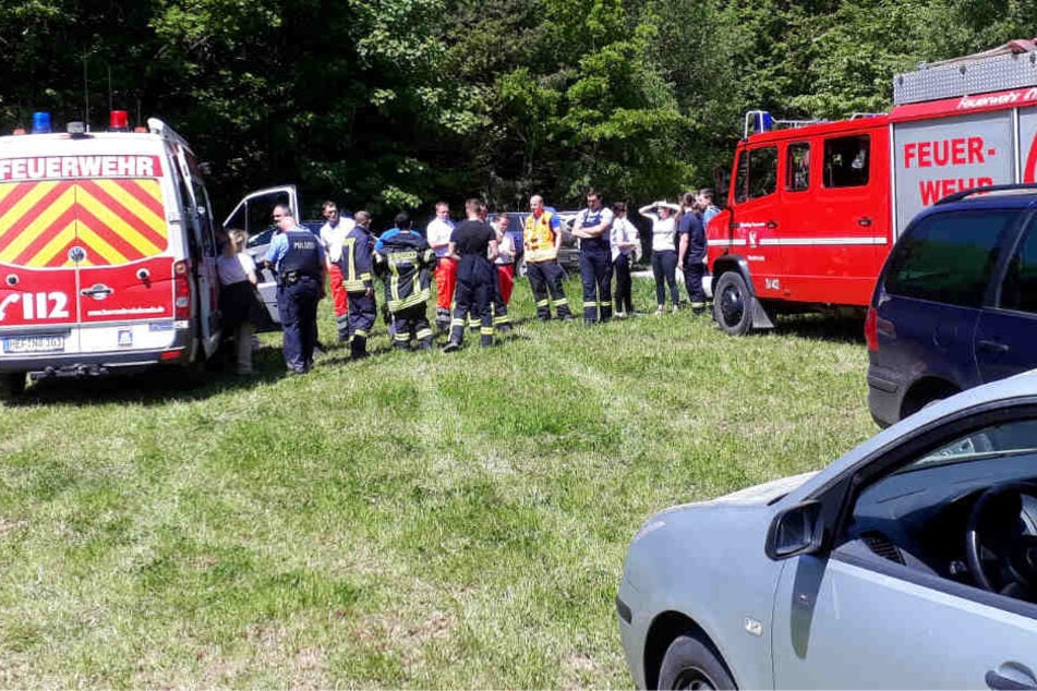 Die Polizei und die Freiwillige Feuerwehr suchten nach den Mädchen.