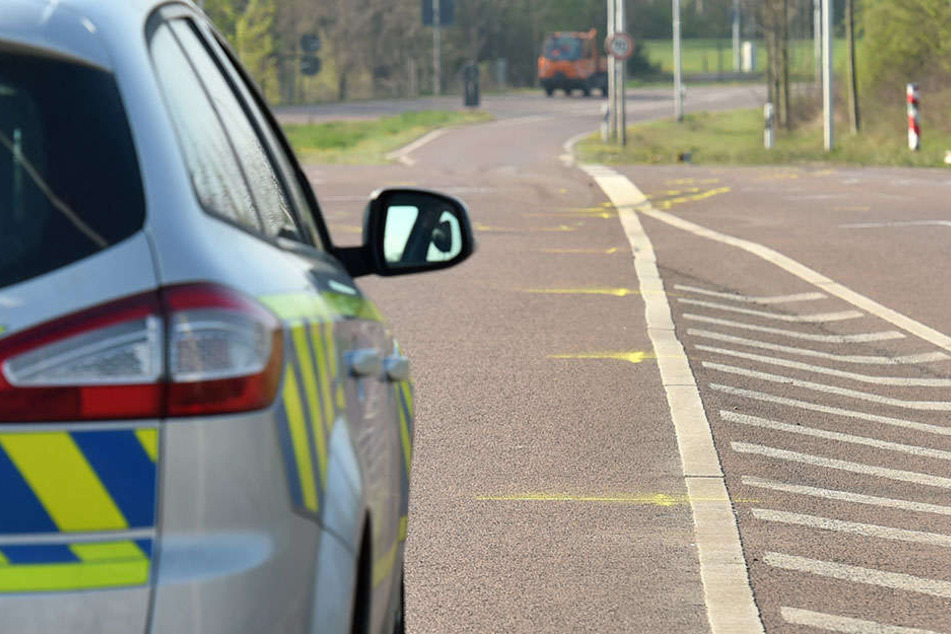 Bei einem Crash zwischen Moped und Motorrad starb ein 58 Jahre alter Mann.