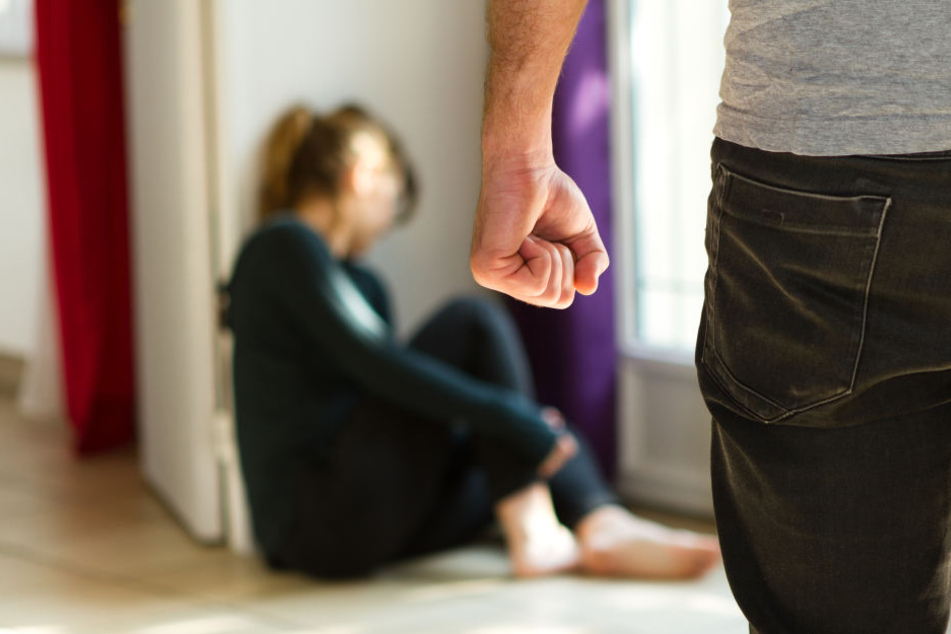 Nicht selten werden Frauen Opfer von Gewaltverbrechen. (Symbolbild)