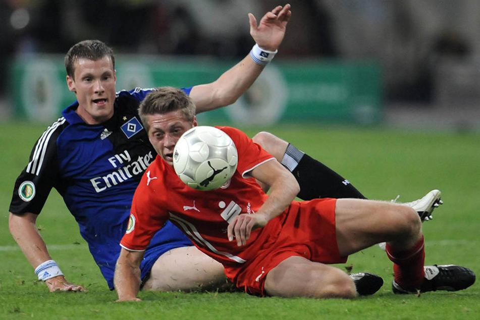 Lumpi Lambertz beim Pokalfight mit Düsseldorf gegen den Hamburger SV im September 2009.