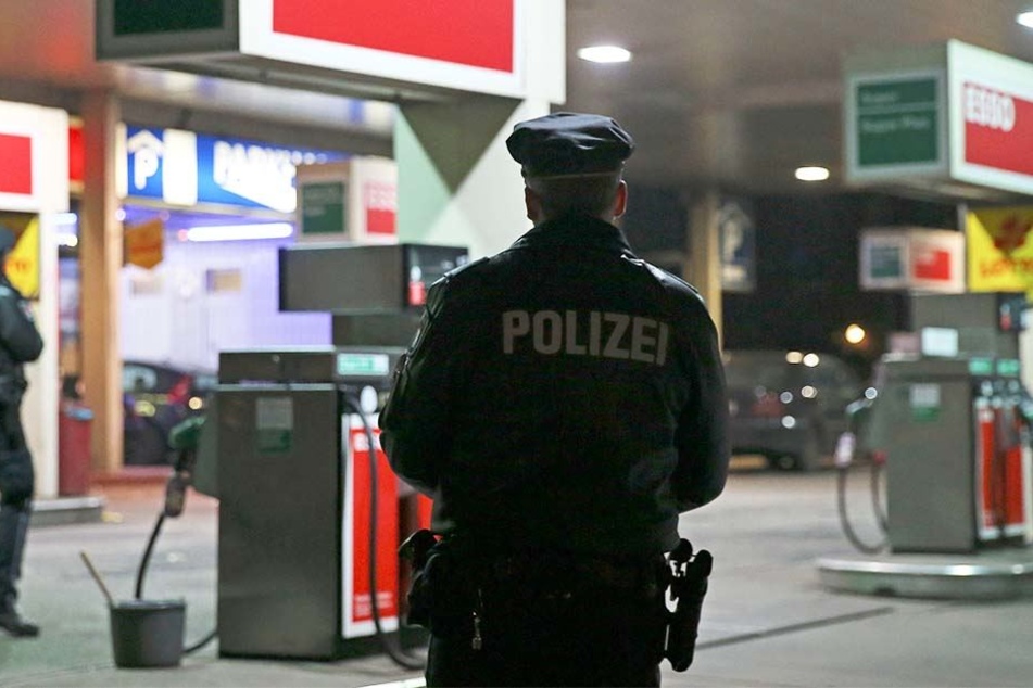 Die Polizei nahm den Ehemann der Frau vorübergehend fest. (Symbolbild)