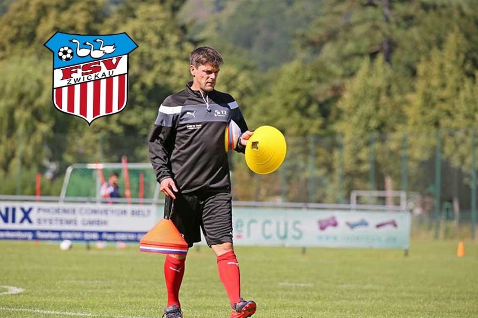 FSV-Coach Torsten Ziegner kann derzeit trotz laufender Fußballlehrer-Ausbildung im Training die Hütchen aufstellen.