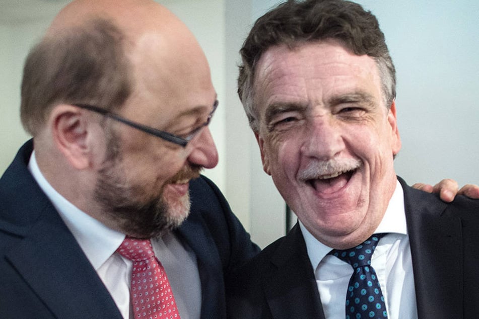 NRW-SPD-Boss Michael Groschek und SPD-Parteivorsitzender Martin Schulz hatten allen Grund zur Freude.