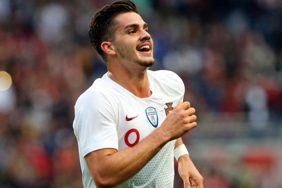 André Silva freut sich über sein 1:0 im Freundschaftsspiel gegen Tunesien im Mai 2018 (Endstand: 2:2).