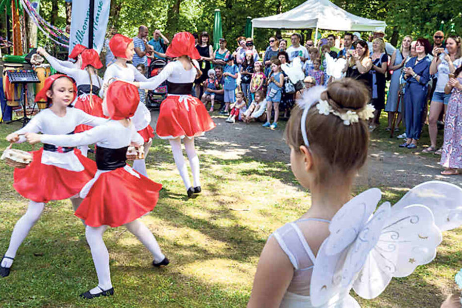 Beim Fest zeigte die Kindertanzgruppe Colorit russische Tänze.