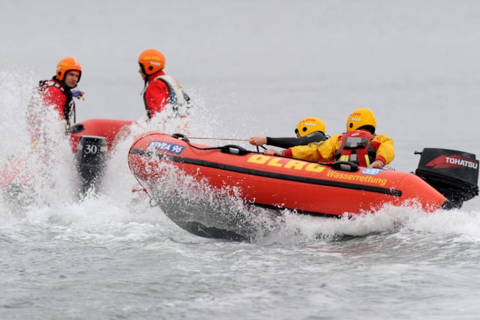 Die Rettungsschwimmer müssen sich um viele Badeunfälle an der Ostsee kümmern (Symbolfoto).