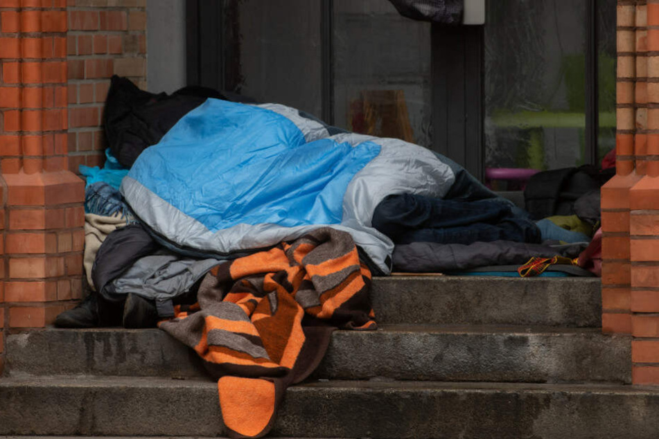 Der Obdachlose hatte im Vorraum einer Bank geschlafen. (Symbolbild)