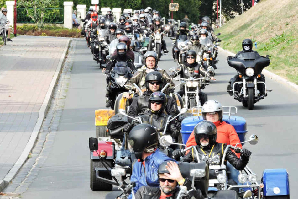 Hunderte Biker zogen am Samstagvormittag zur traditionellen Ausfahrt los.