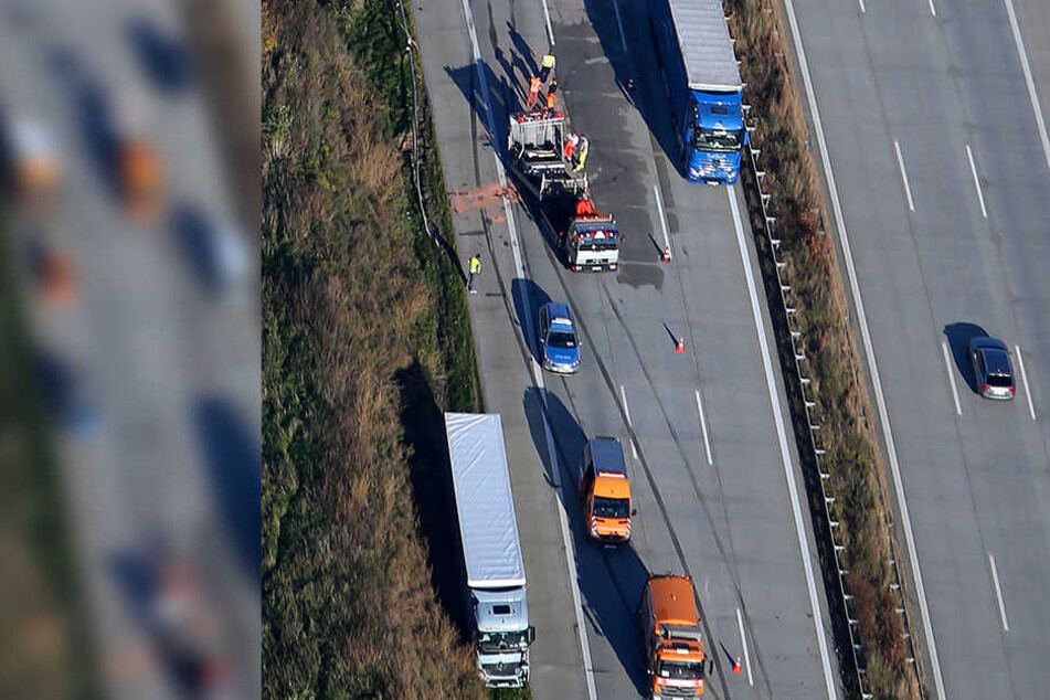 In den Unfall sollen vier LKW verwickelt gewesen sein.