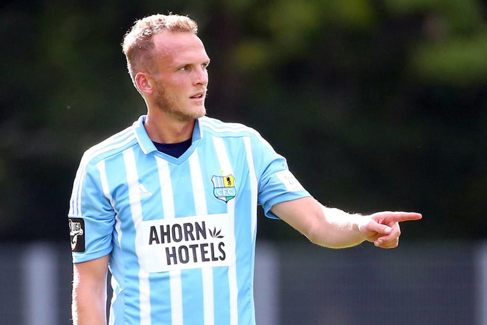 Zufrieden sieht anders aus! Mittelfeldspieler Julius Reinhardt hatte sich von
seiner Rückkehr zum Chemnitzer FC mehr versprochen.
