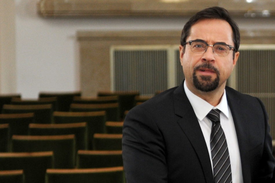 Jan Josef Liefers (53) ist als Krawattenmann des Jahres ausgezeichnet worden.