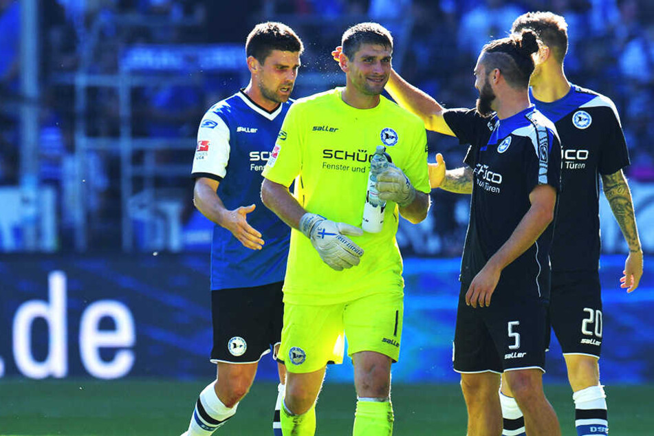 Florian Dick (li.), Wolfgang Hesl (mi.), David Ulm (Nr. 5) und Manuel Junglas (Nr. 20) könnten Arminia am Ende der Saison verlassen.