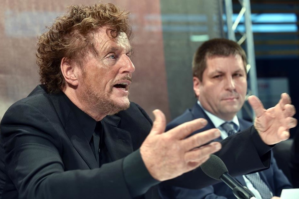 Dieter Wedel (l) als Intendant der Bad Hersfelder Festspiele. Er gilt als einer der erfolgreichsten deutschen Regisseure.