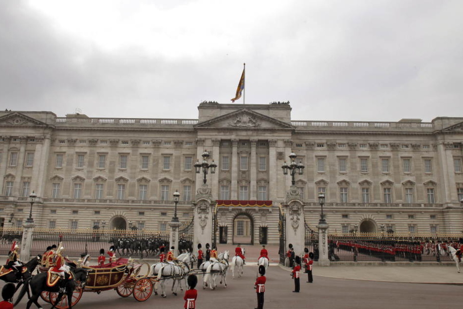 Britische Soldaten aus Gütersloh sind gerade als königliche Garde im Buckingham-Palast im Einsatz.