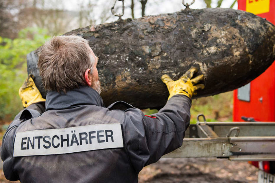 Am Mittwochvormittag wird in der Kleinstadt Forst eine Fliegerbombe entschärft. (Symbolbild)
