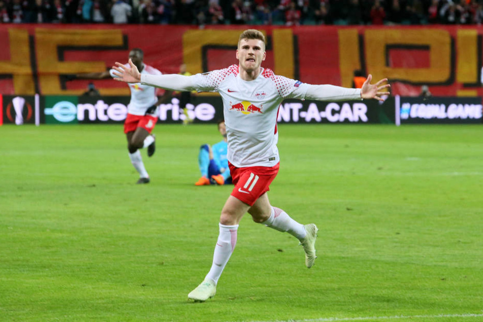 Siegtorschütze Timo Werner jubelte mit ausgestreckten Armen über seinen Treffer.