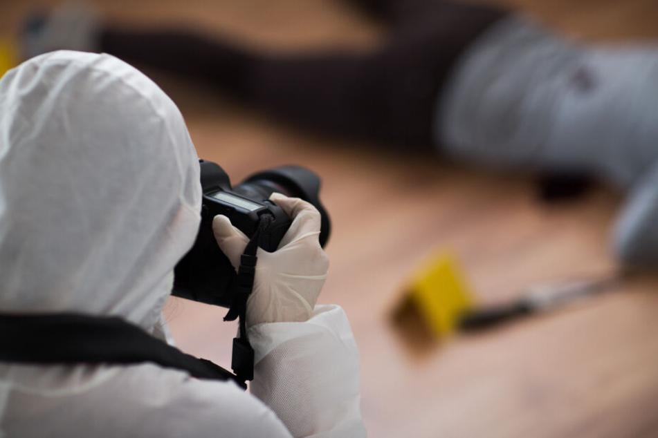 Das Opfer wurde zunächst mit einem Hammer niedergeschlagen. (Symbolbild)