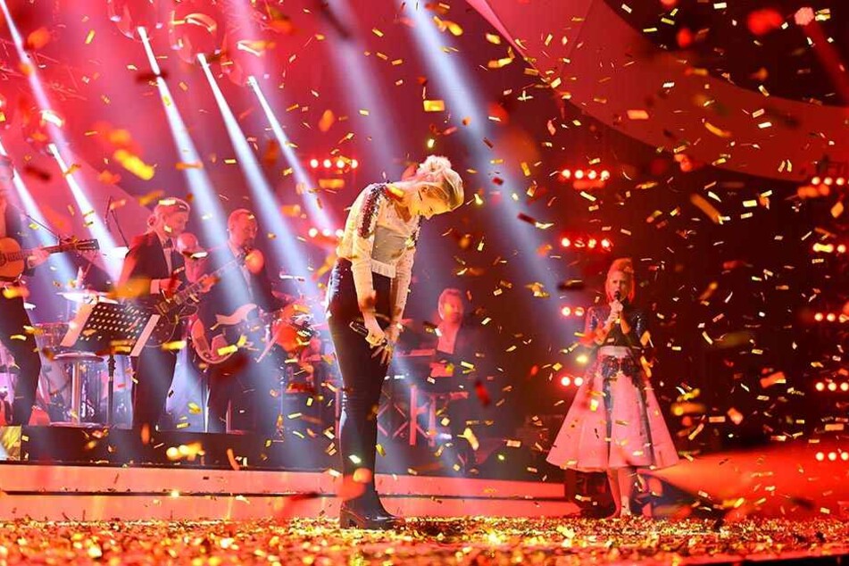 Goldregen für die Siegerin: Levina siegte vor zwei Wochen beim ARD-Vorentscheid "Unser Song 2017" und singt jetzt in Kiew für Deutschland