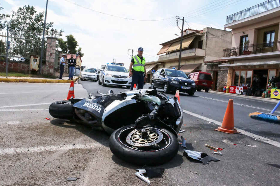 Für den Motorradfahrer kam jede Hilfe zu spät. Er starb am Unfallort (Symbolfoto).