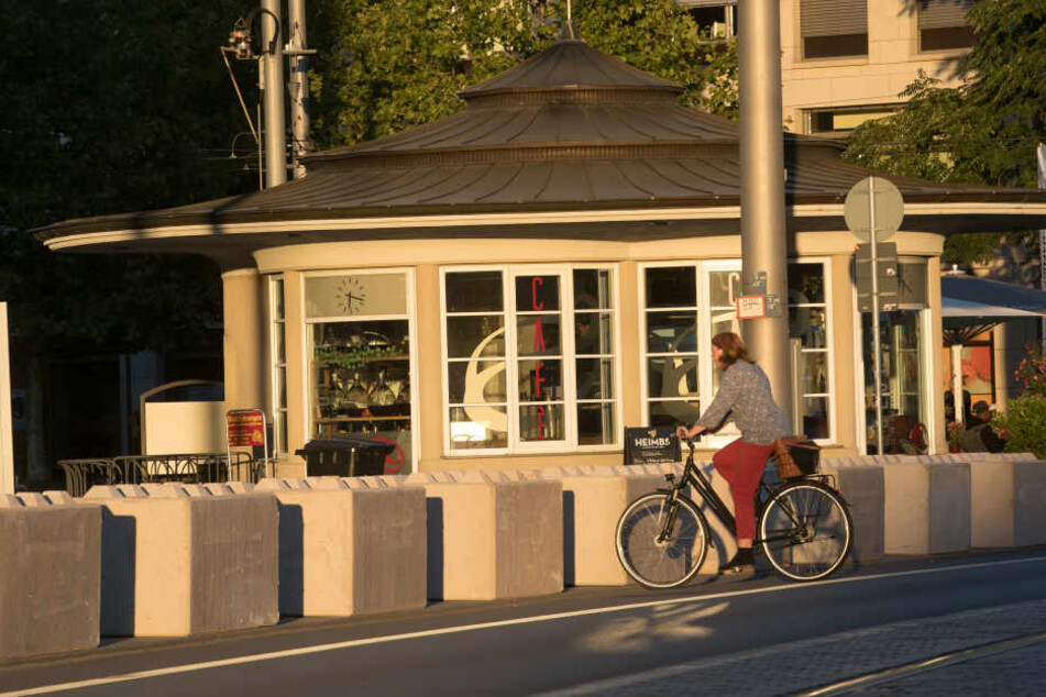 Wie hier am Postplatz wurde das gesamte Festgelände mit sogenannten Nizza-Sperren gesäumt, damit es zu keinen Anschlägen wie in der französischen Stadt kommen kann.