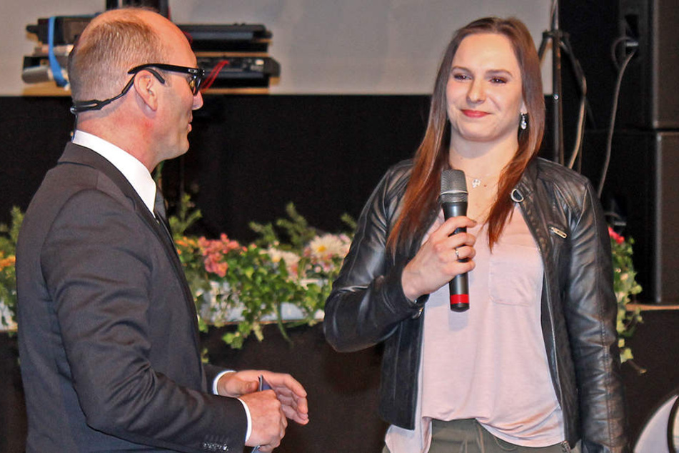 Moderator Marc Huster (46, L.) bekam Unterstützung von Olympia-Star Sophie Scheder (20).