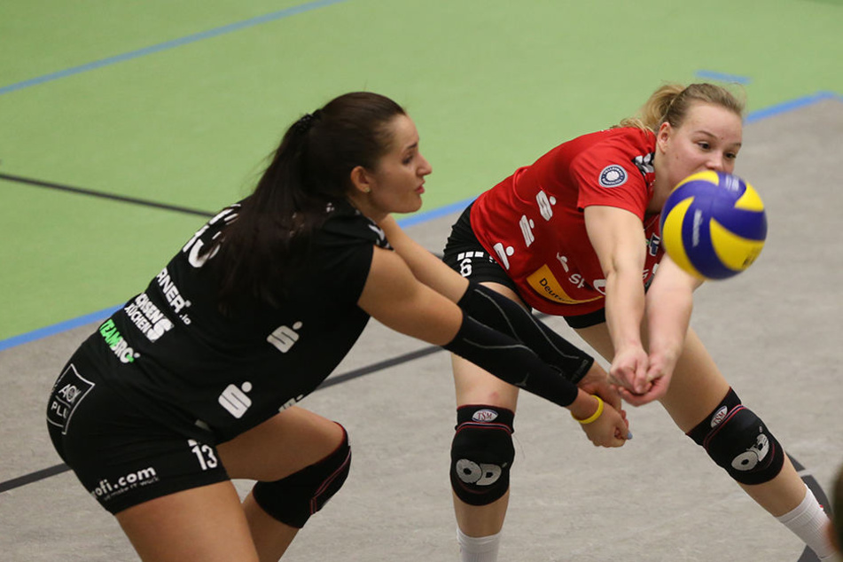 Doppelt hält besser!? Das DSC-Duo Eva Hodanova (l.) und Michelle Petter bei der Annahme.