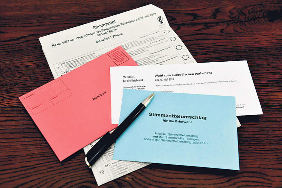 Der blaue Stimmzettel-Umschlag für die Briefwahl zum Europaparlament fehlte.