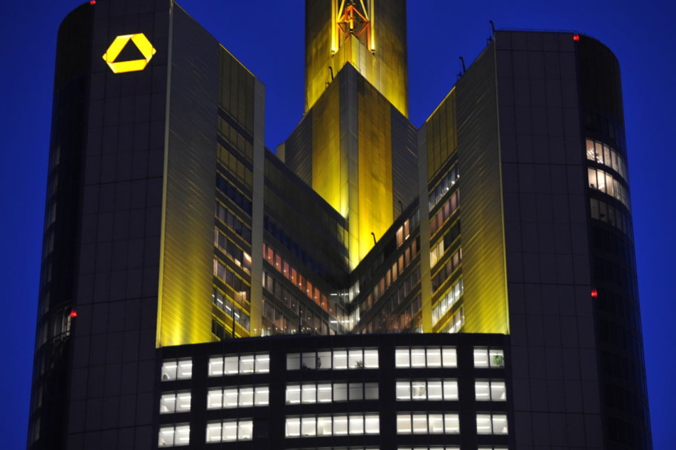 Der Abbau Tausender Stellen hat die Bilanz der Commerzbank nicht gerade positiv beeinflusst.