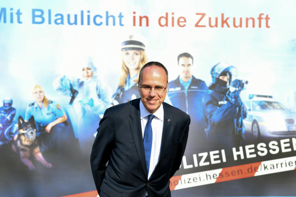 Der hessische Innenminister Peter Beuth (CDU) besuchte ebenfalls das Eignungsauswahlzentrum der hessischen Polizei.
