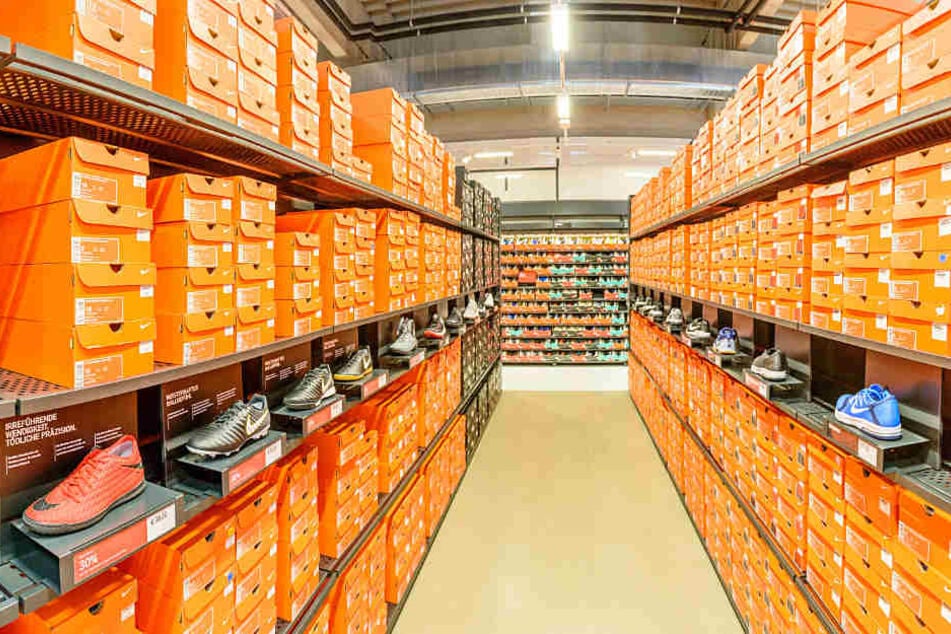 Krass: Hier gibt's bis zu 70 Prozent auf NIKE-Sachen! - TAG24 Krass: Hier gibt's bis zu 70 Prozent auf NIKE-Sachen! - TAG24