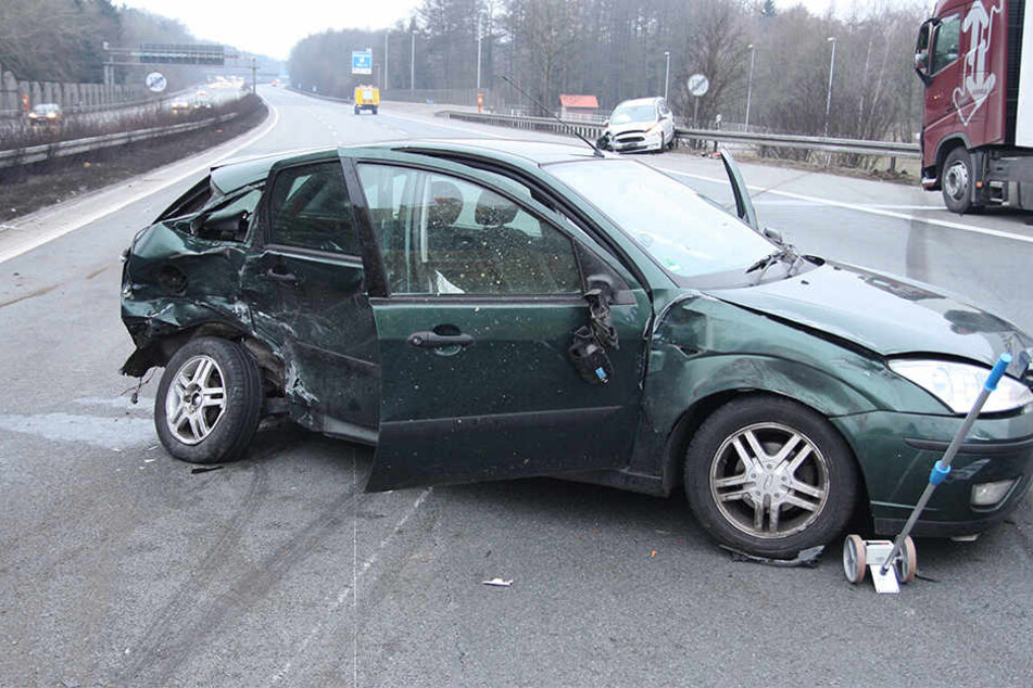Nach dem Unfall musste die Autobahn für eine Stunde gesperrt werden.