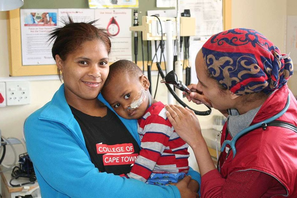 Im Hospital von Tygerberg erfahren an HIV erkrankte Mütter und ihre geschwächten Kinder eine gesonderte Behandlung.