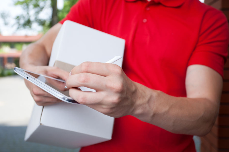 Der 28-Jährige hatte sich als Paketbote ausgegeben, um Zugang zur Wohnung seines Opfers zu bekommen (Symbolbild).