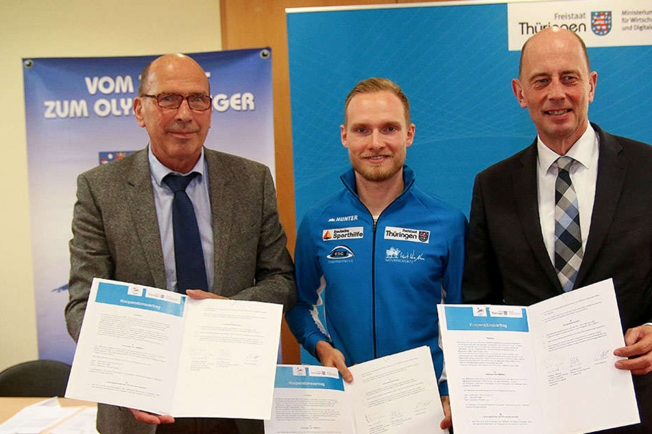(v.l.) Rolf Beilschmidt, Patrick Beckert und Wirtschaftsminister Wolfgang Tiefensee.
