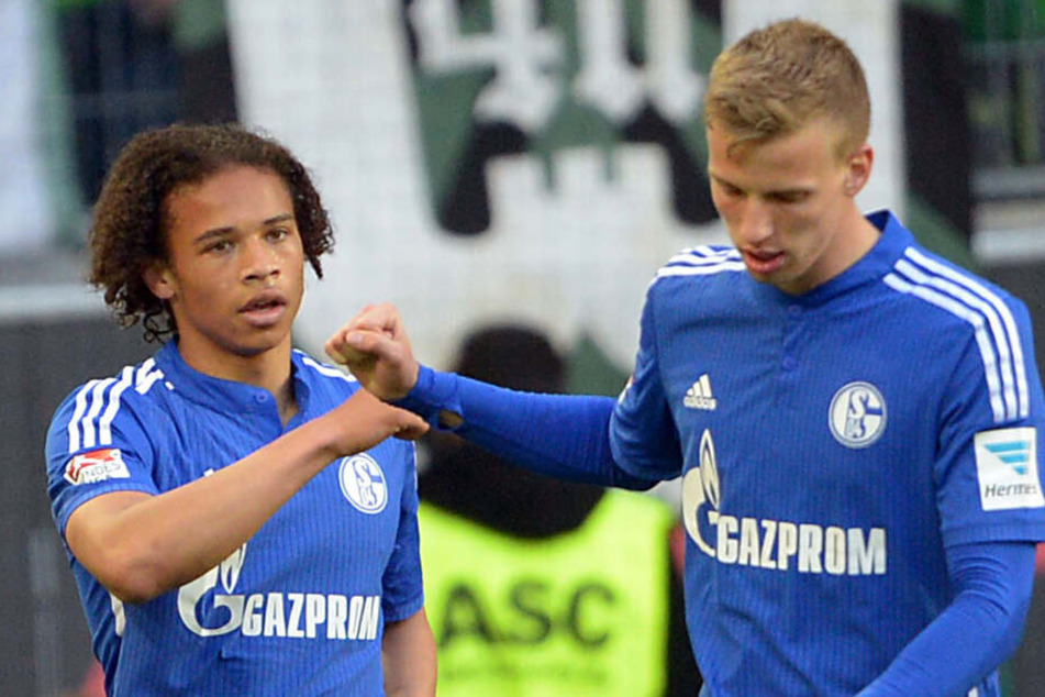Für FC Schalke 04 bestritt Marvin Friedrich (l.) schon neun Bundesliga-Spiele. Unter anderem kickte er mit dem heutigen Premier-League-Star Leroy (r.) Sane zusammen.