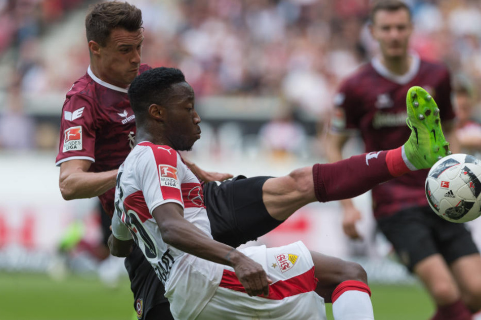 Carlos Mané (Mitte) hatte sich am Sonntag eine Sehne im Oberschenkel gerissen.