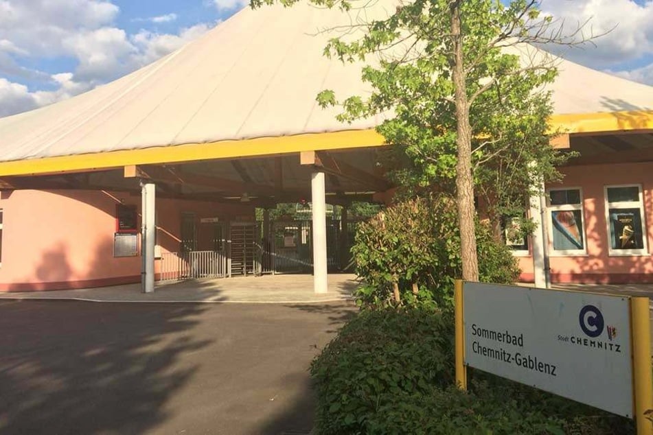 Im Freibad Gablenz begannen die Belästigungen gegen die Kinder und Jugendlichen.
