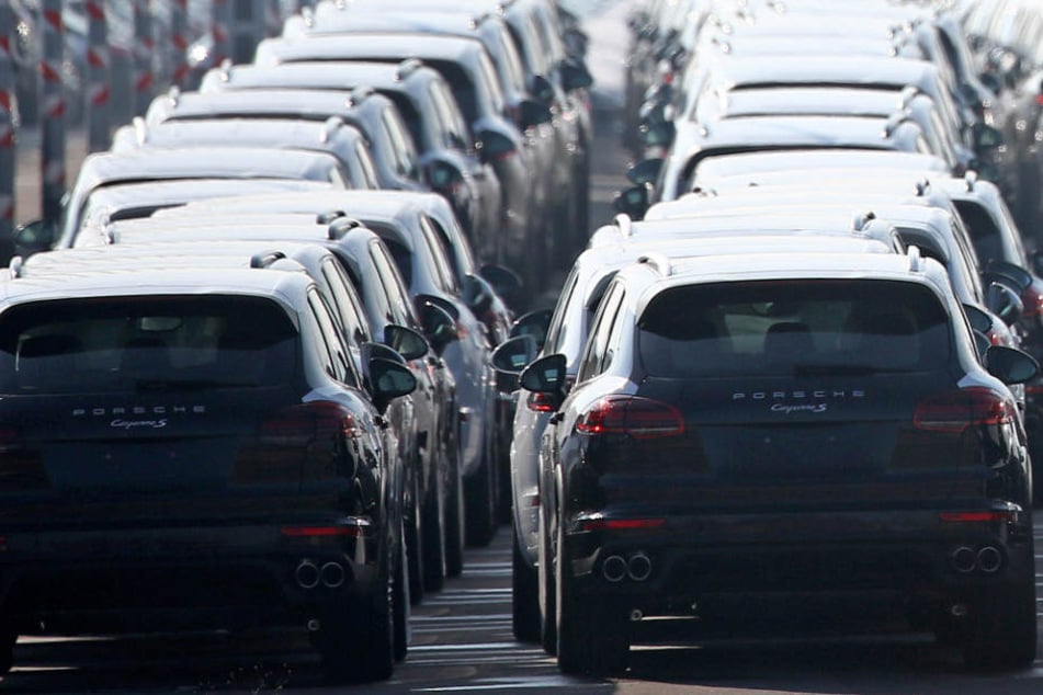 Alleine rund 50.000 Porsche Cayenne müssen wegen Feuergefahr in die Werkstätten. (Symbolbild)