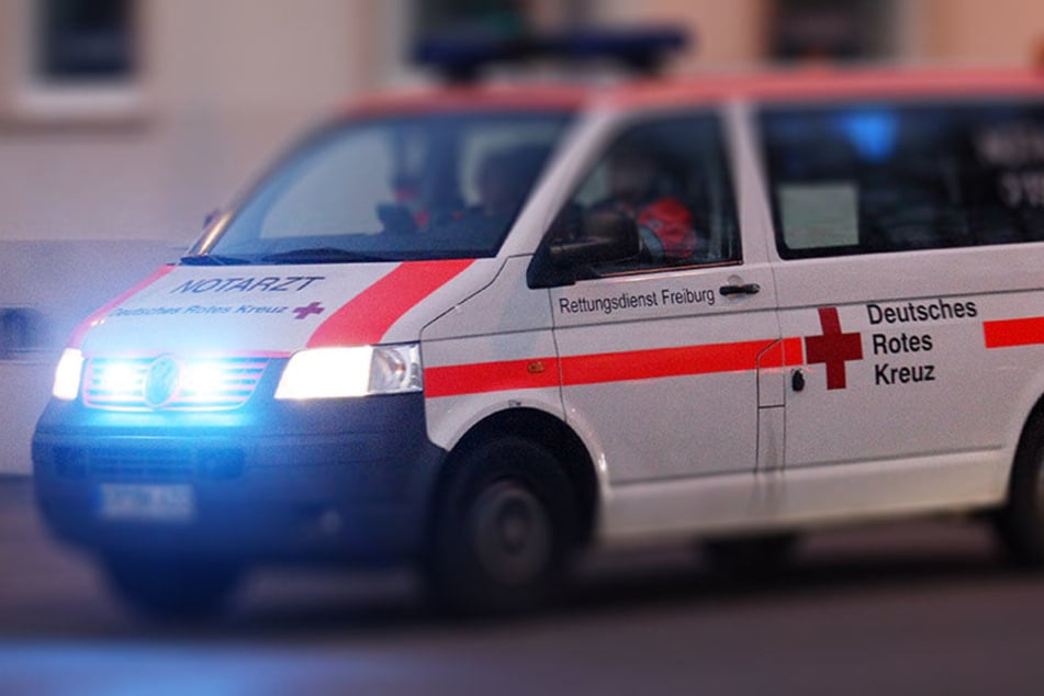 Der 21-Jährige musste in einem Krankenhaus ambulant behandelt werden. (Symbolbild)
