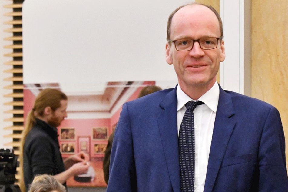 Finanzminister Matthias Haß (50, CDU) macht Millionen locker für Schulen.